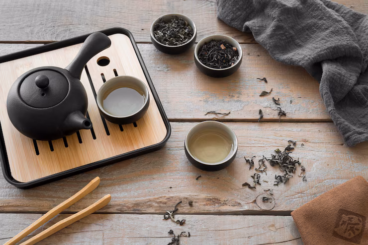 کتری و قوری مناسب برای دم‌آوری چای