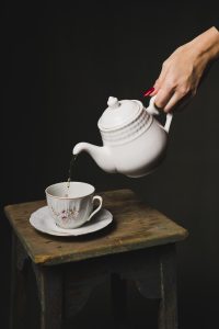 کتری و قوری مناسب برای دم‌آوری چای