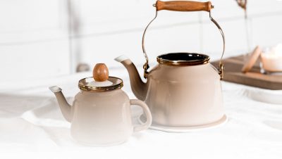 کتری و قوری مناسب برای دم‌آوری چای